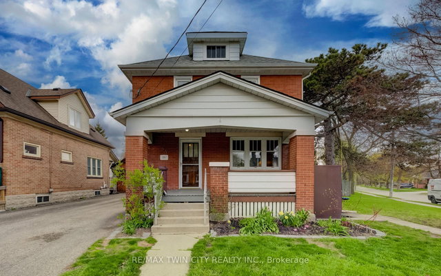 94 Stirling Avenue N