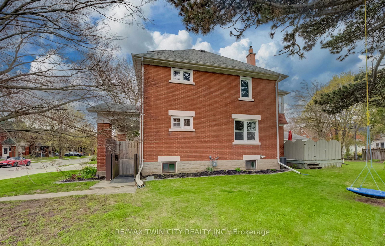 94 Stirling Avenue N - Photo 24