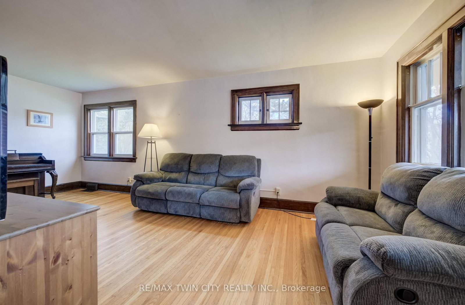 94 Stirling Avenue N - Photo 5