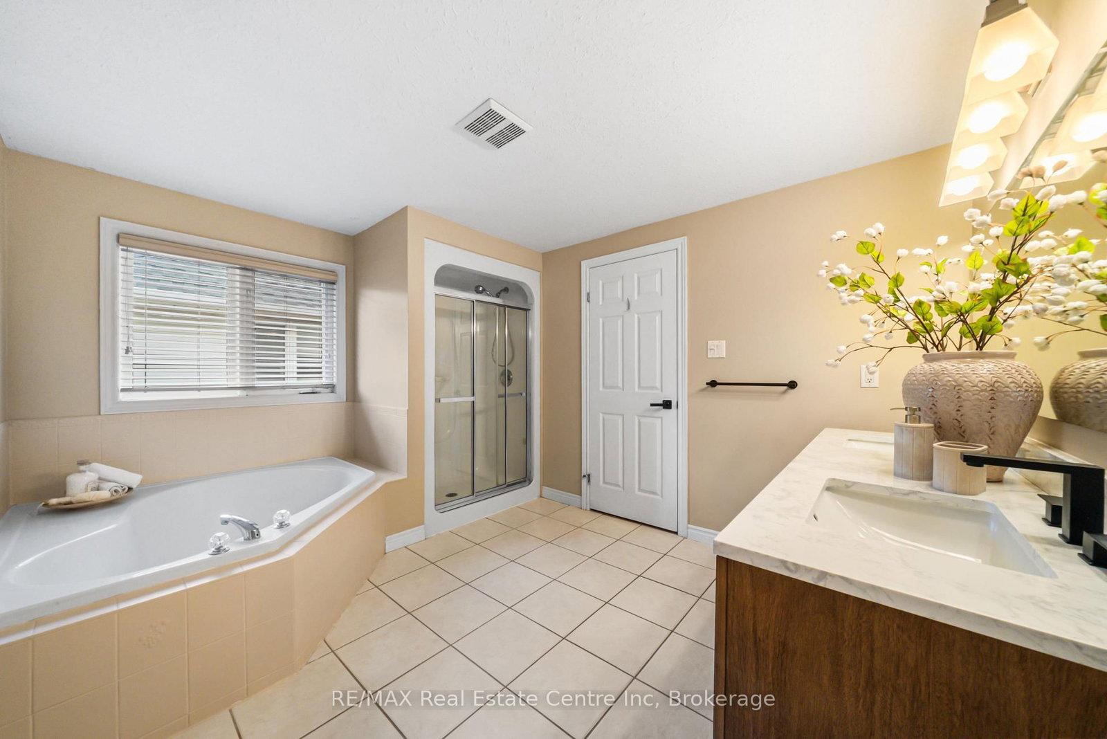 6 Jean Anderson Crescent - Photo 32