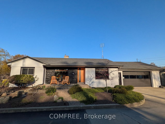 21 Seacliff Drive W