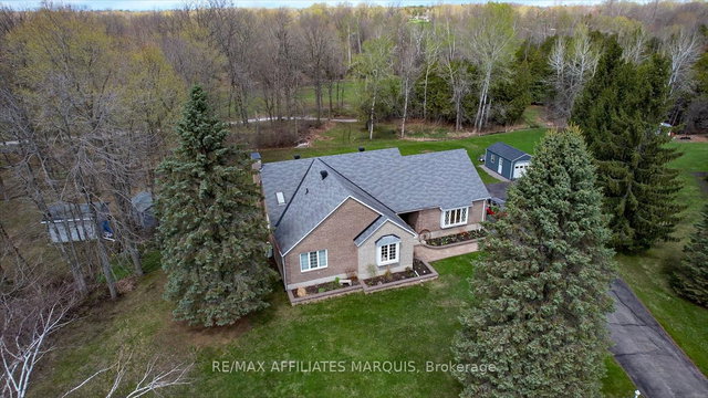 8 TUDOR Circle