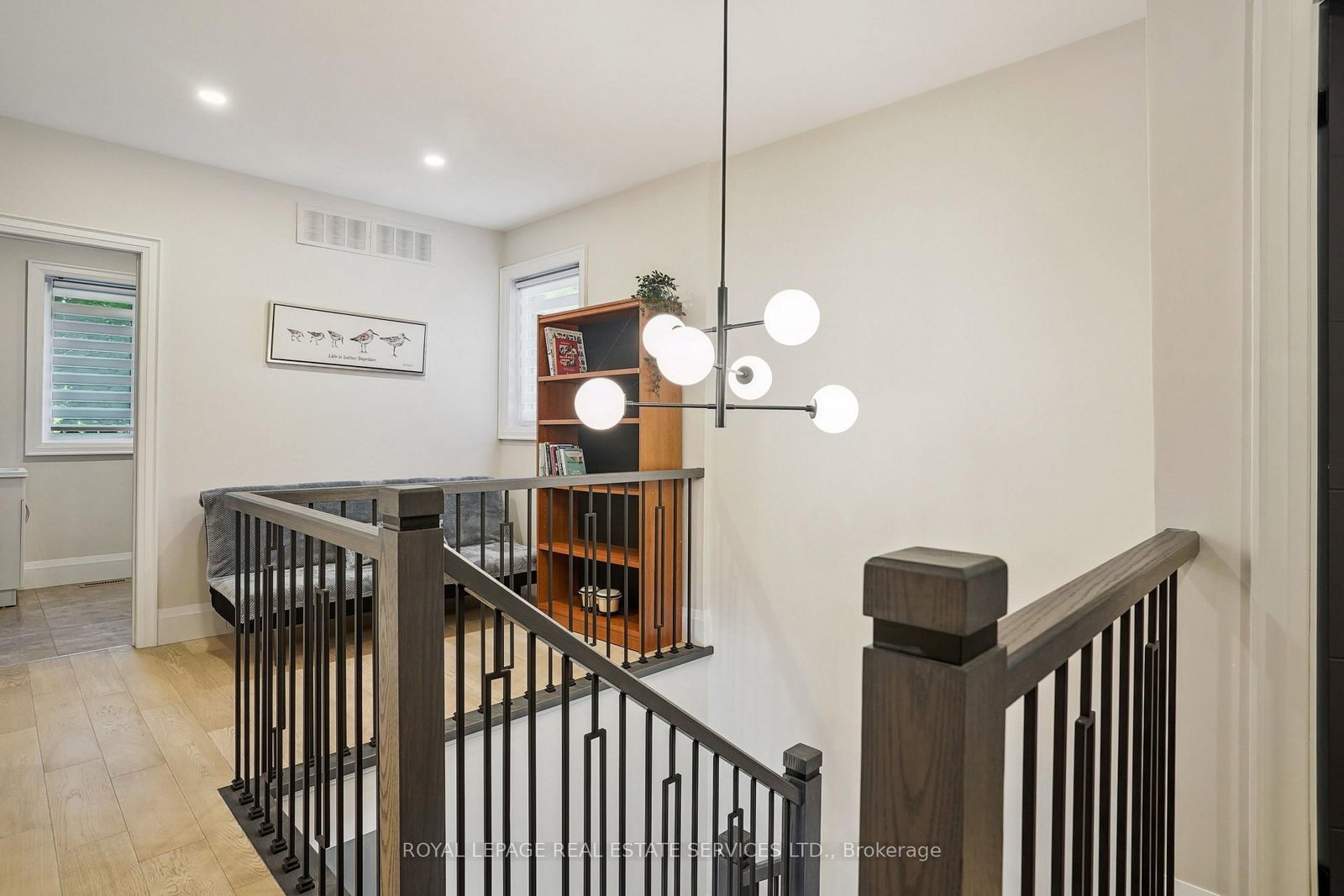 24 Peel Street N - Photo 25