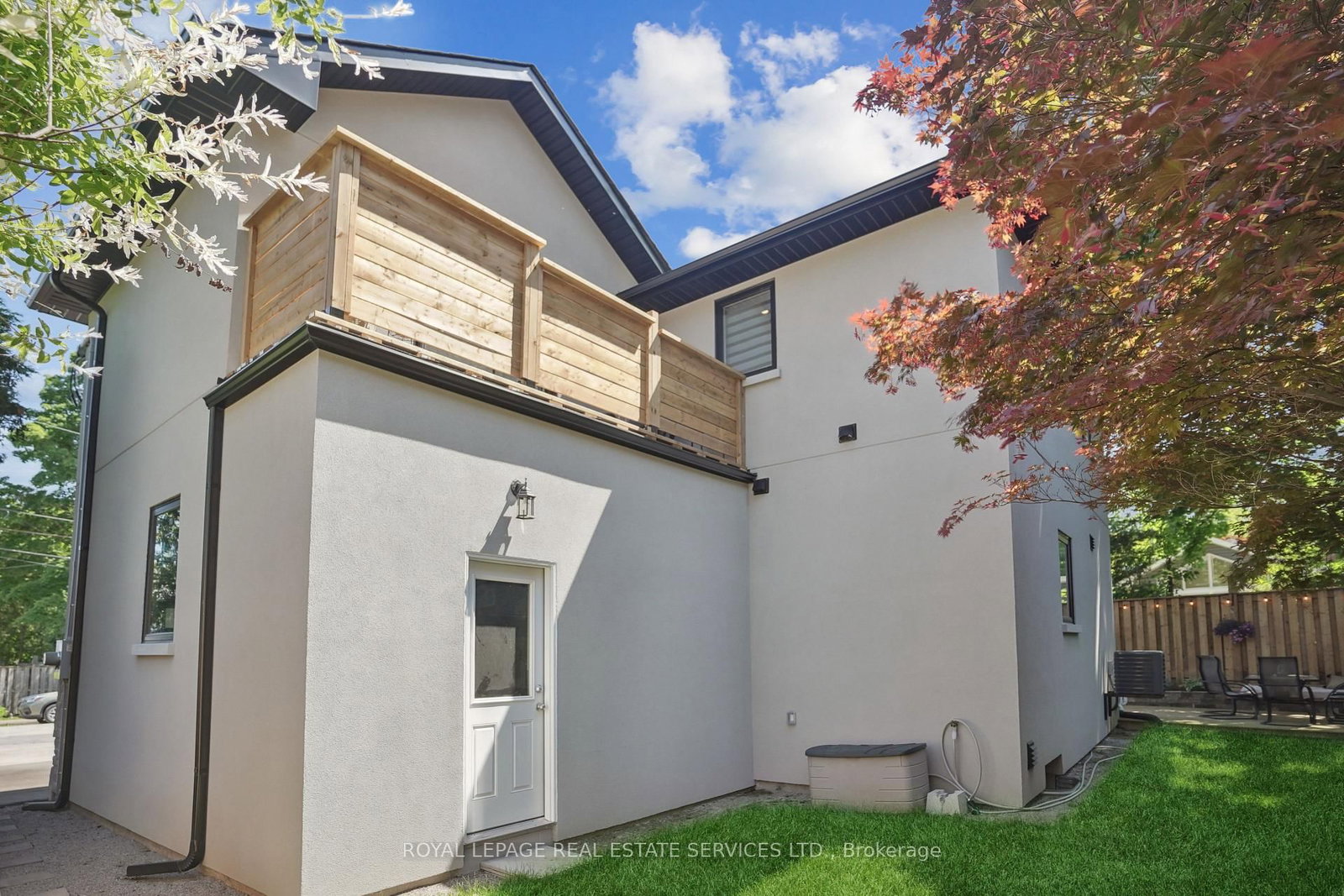 24 Peel Street N - Photo 49