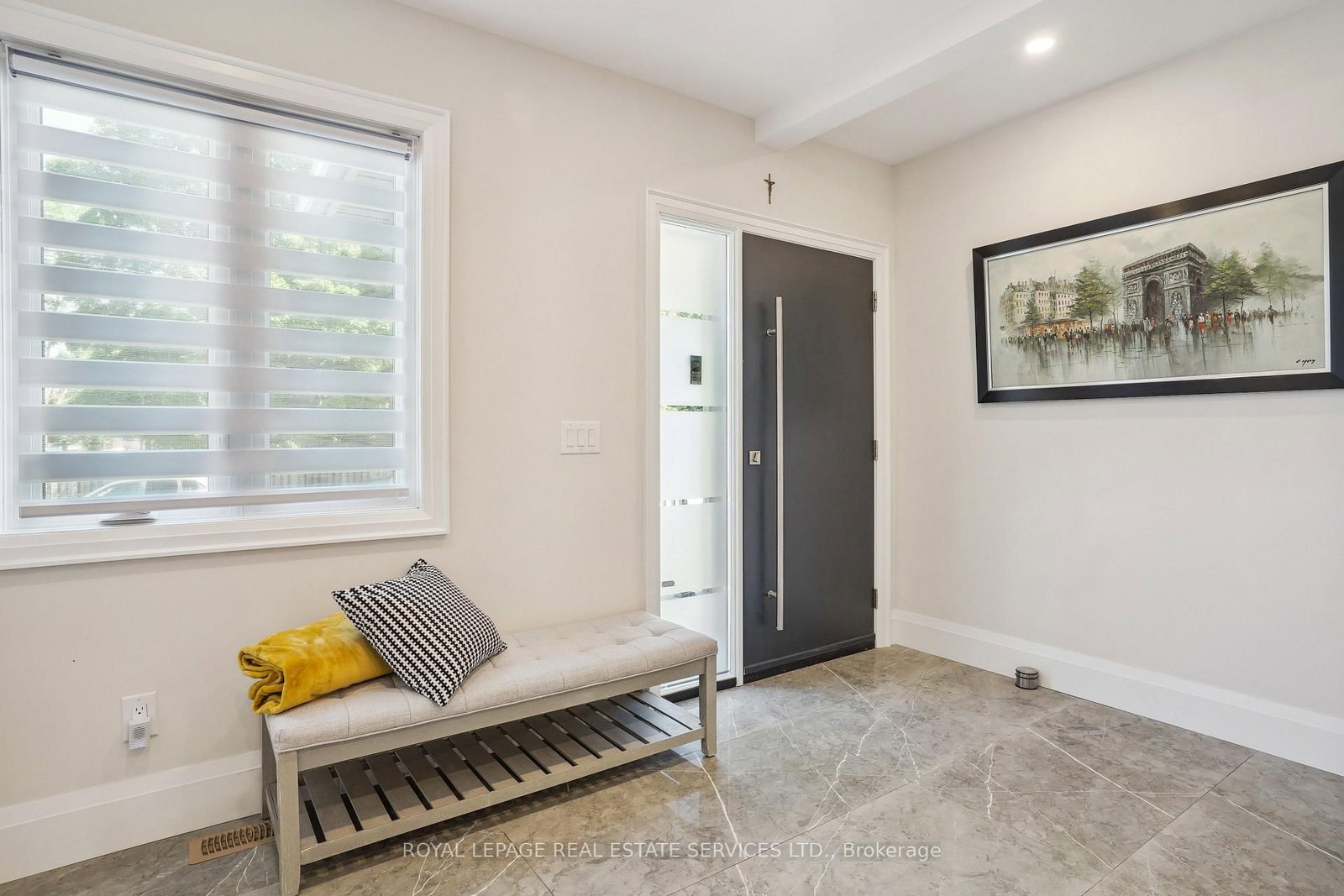 24 Peel Street N - Photo 9