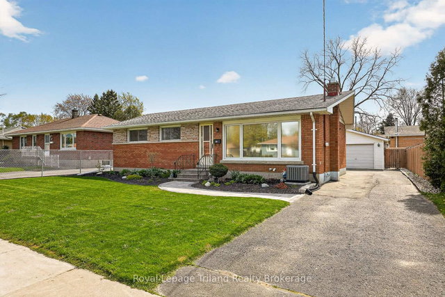 261 Springbank Avenue N