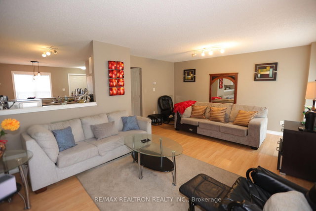 18 - 600 SARNIA Road
