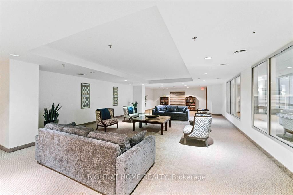 242 Rideau Street, Unit PH1 #2703 - Photo 12