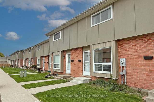 4 - 394 Springbank Avenue N