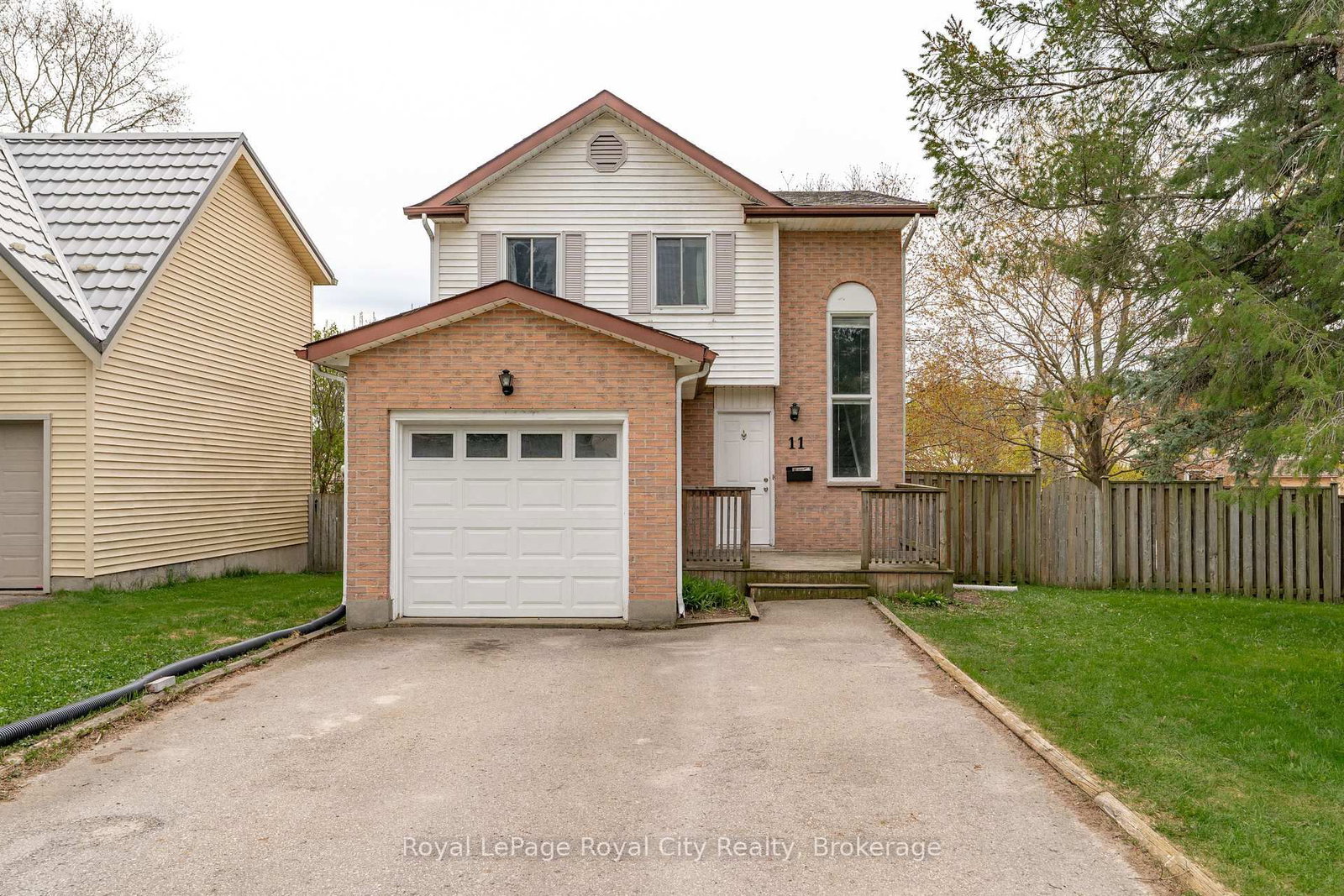 Detached House for sale at 11 Sagewood Place, Guelph, Ontario, N1G 3M8 - Kortright West - MLS: X13087736