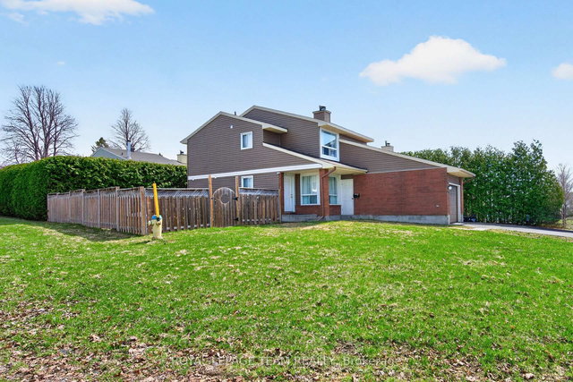 1631 Saxony Crescent