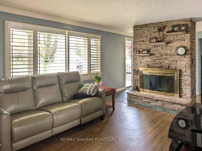 6774 Glendoone St, Niagara Falls, L2J 1G2 | Image 2