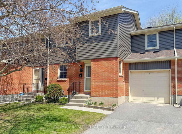 37 - 19 Macpherson Avenue