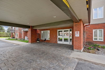 Unit 209 — 100 Jamieson Street — photo 5