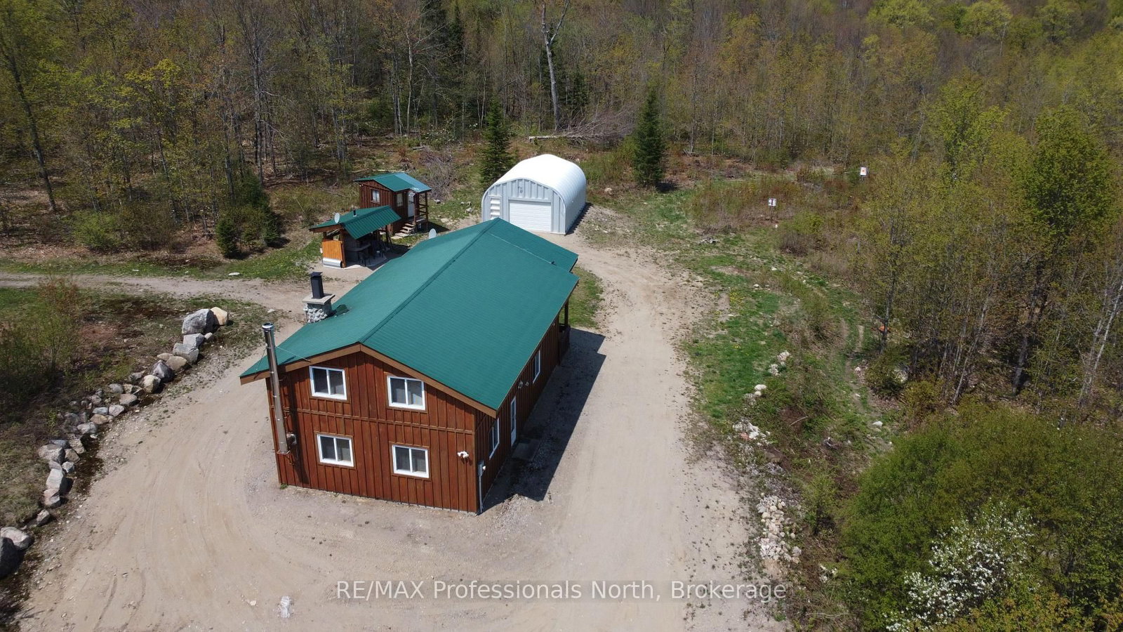 3944 CHETWYND Road • Kearney, ON photo 1