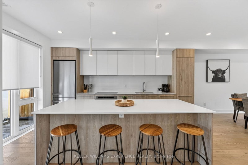 31 Rockmount Crescent