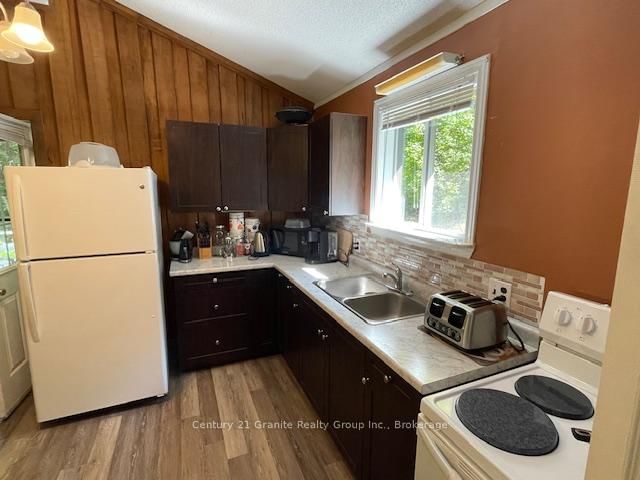 1052 Kensington Road • Dysart et al, ON photo 8