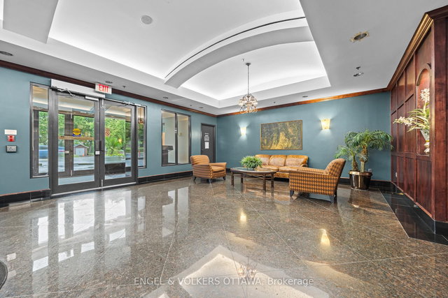 1103 - 570 Laurier Avenue W