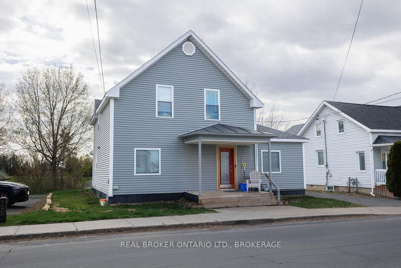136 Main Street S