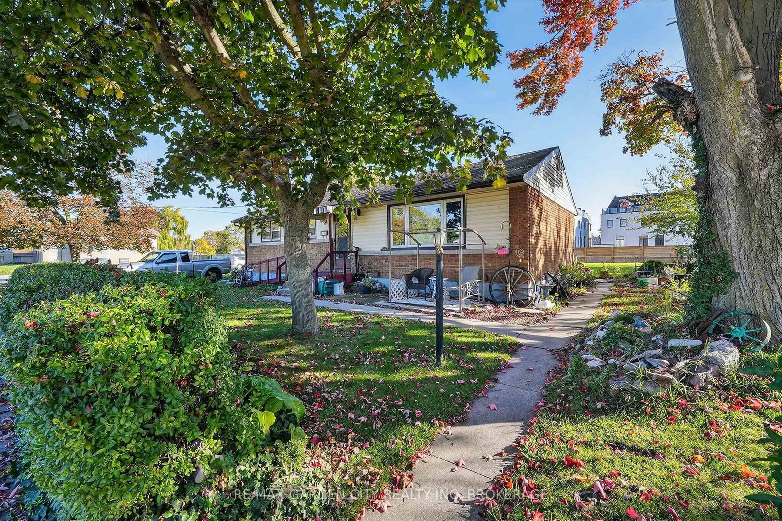 6560 Mcleod Road • Niagara Falls, ON photo 10