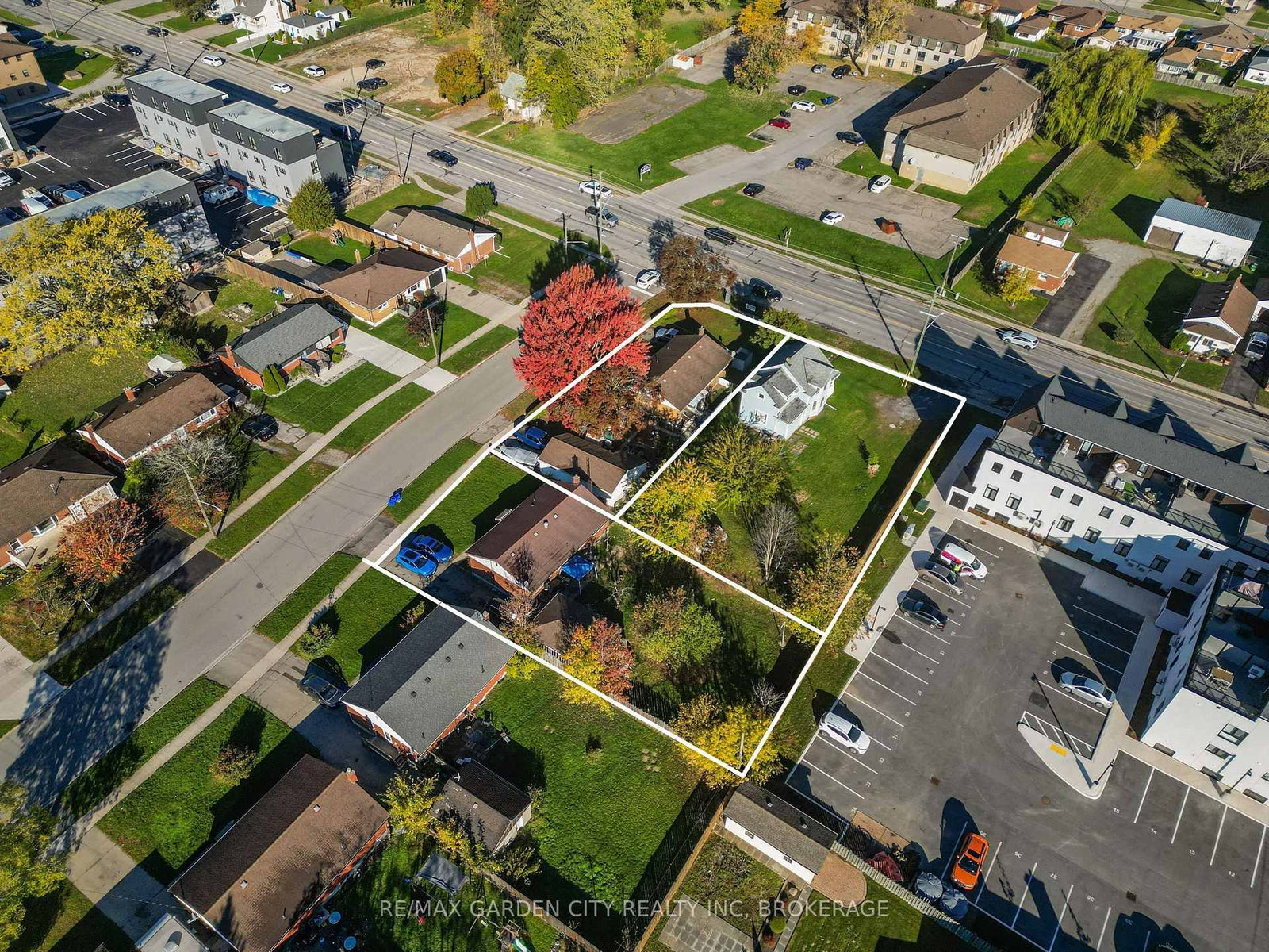 6560 Mcleod Road • Niagara Falls, ON photo 4