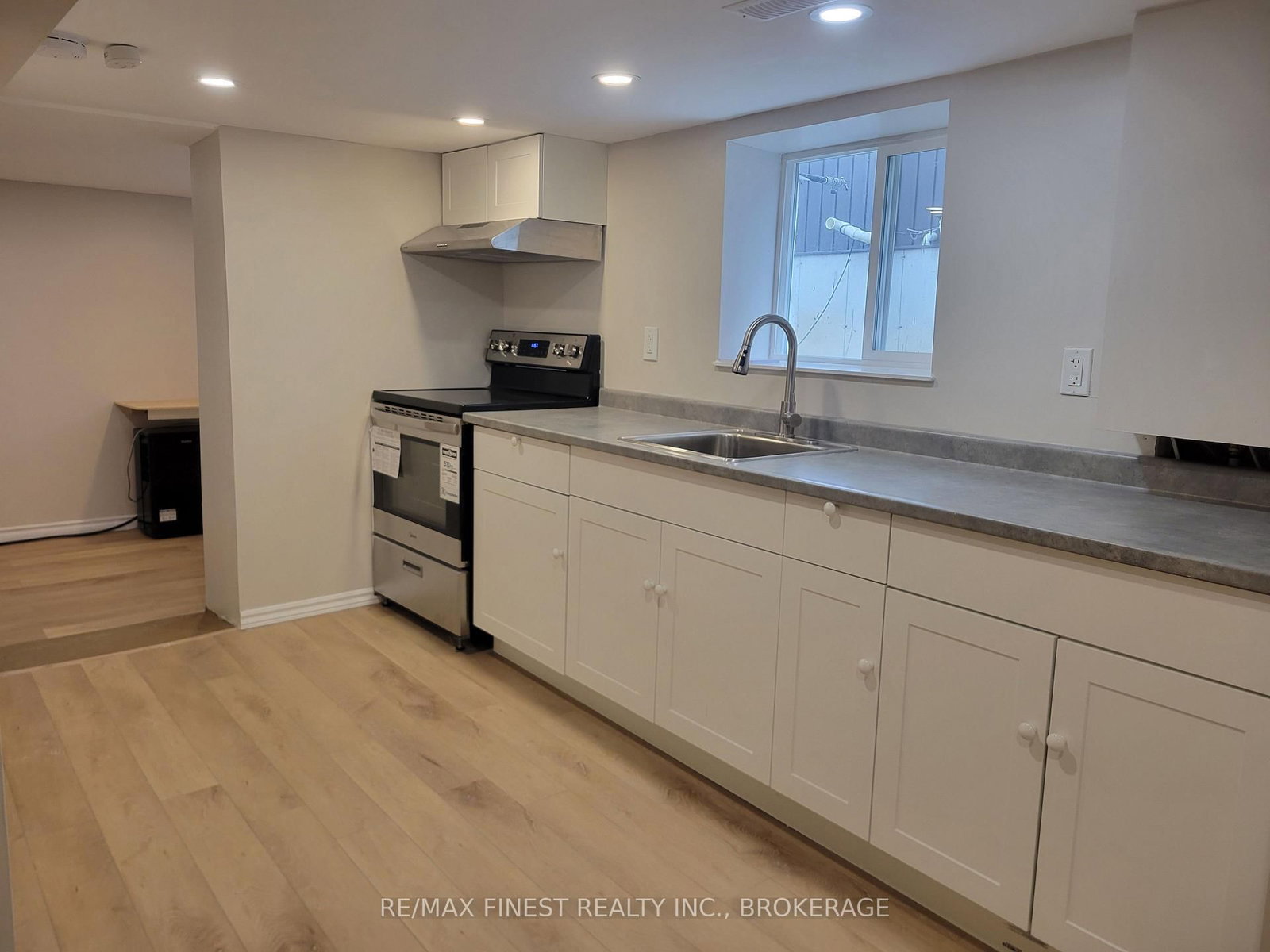 48 Dundas Street • Kingston, ON photo 32