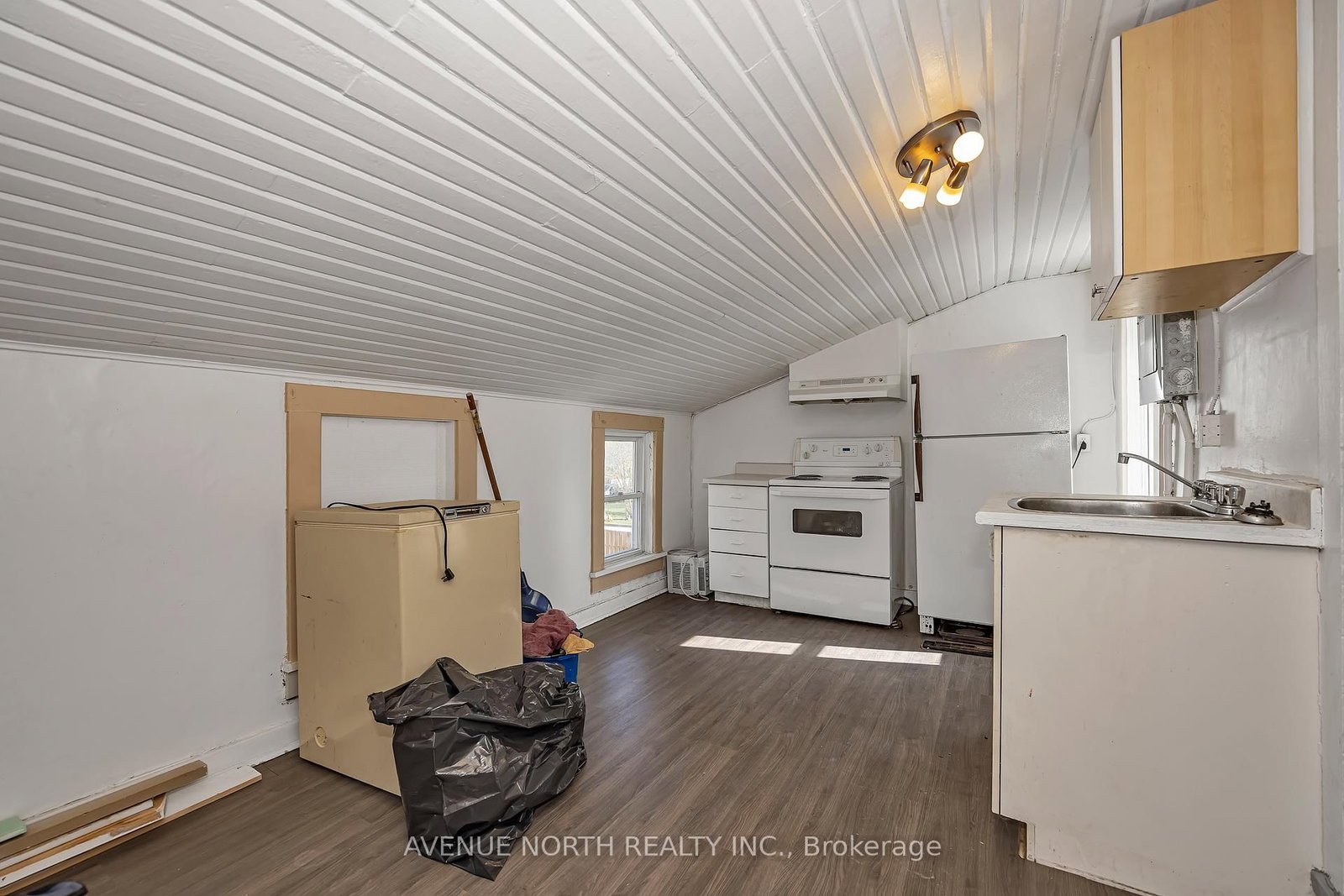 143 Brockville Street • Smiths Falls, ON photo 21