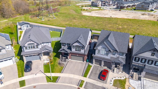 260 Dewdrop Crescent