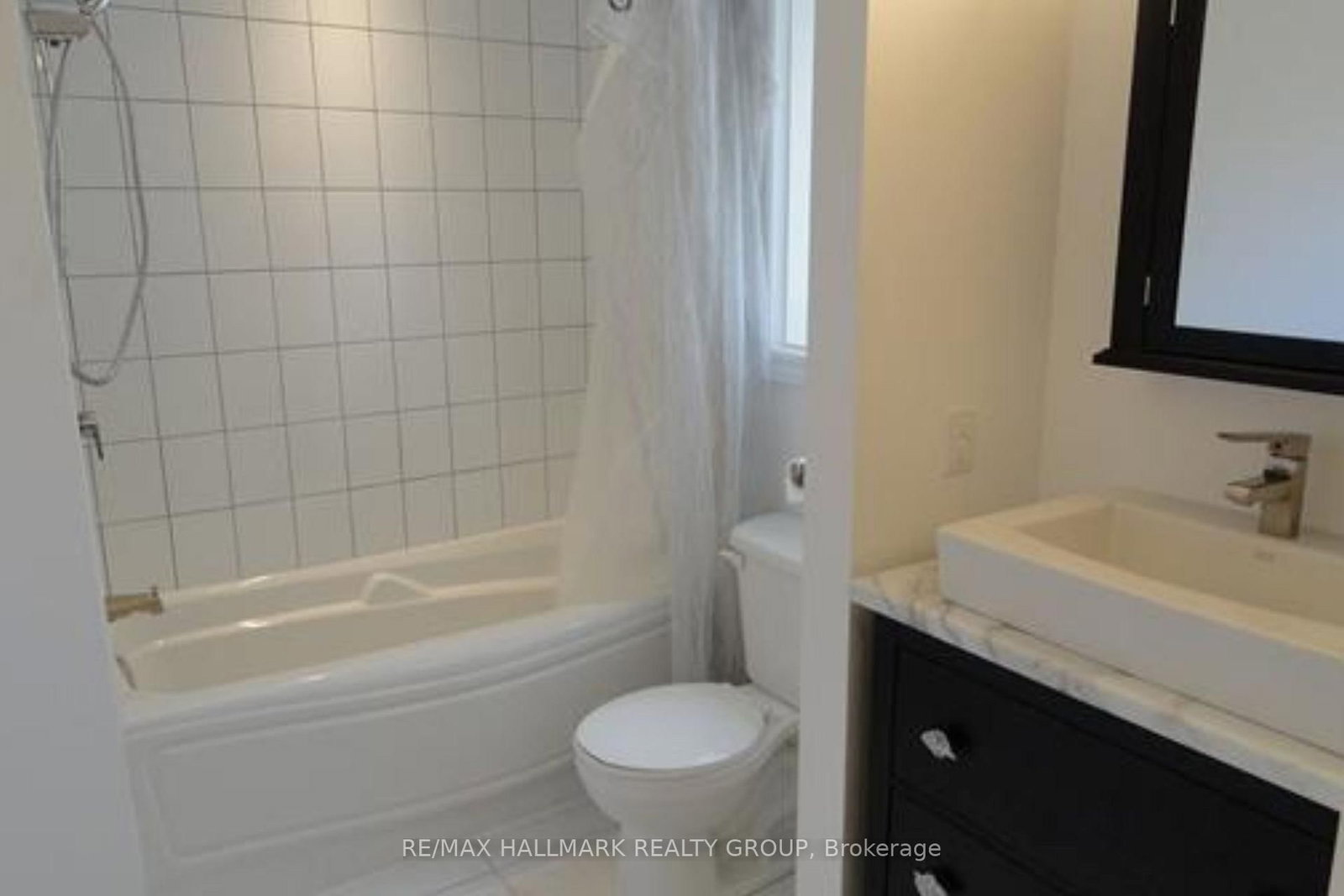 230 DUROCHER Street - Photo 4