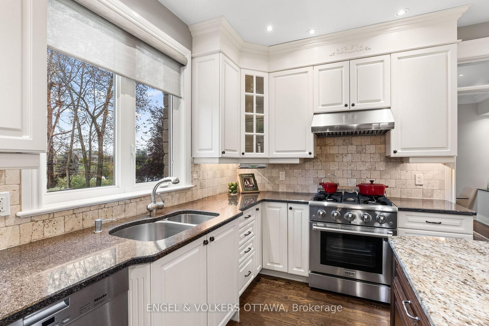 6808 Suncrest Drive • Ottawa, ON photo 15