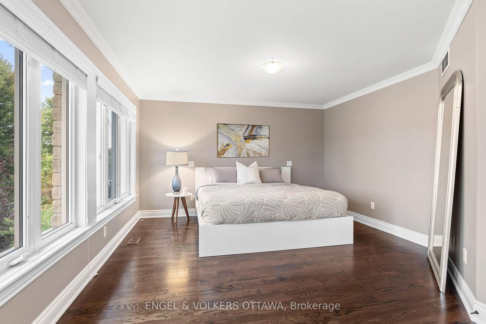 6808 Suncrest Drive • Ottawa, ON photo 25