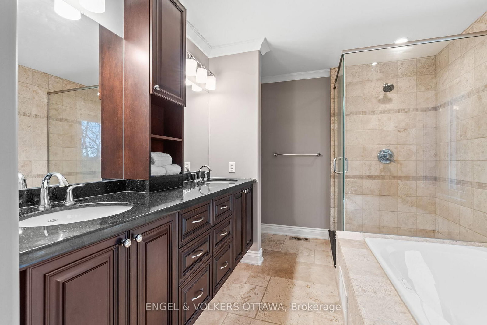 6808 Suncrest Drive • Ottawa, ON photo 27