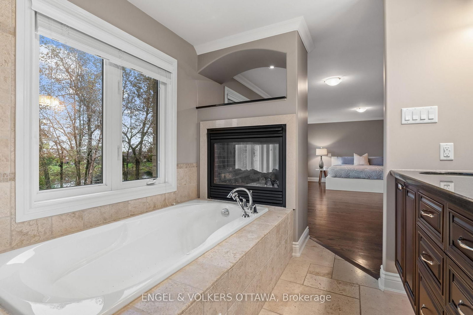 6808 Suncrest Drive • Ottawa, ON photo 28