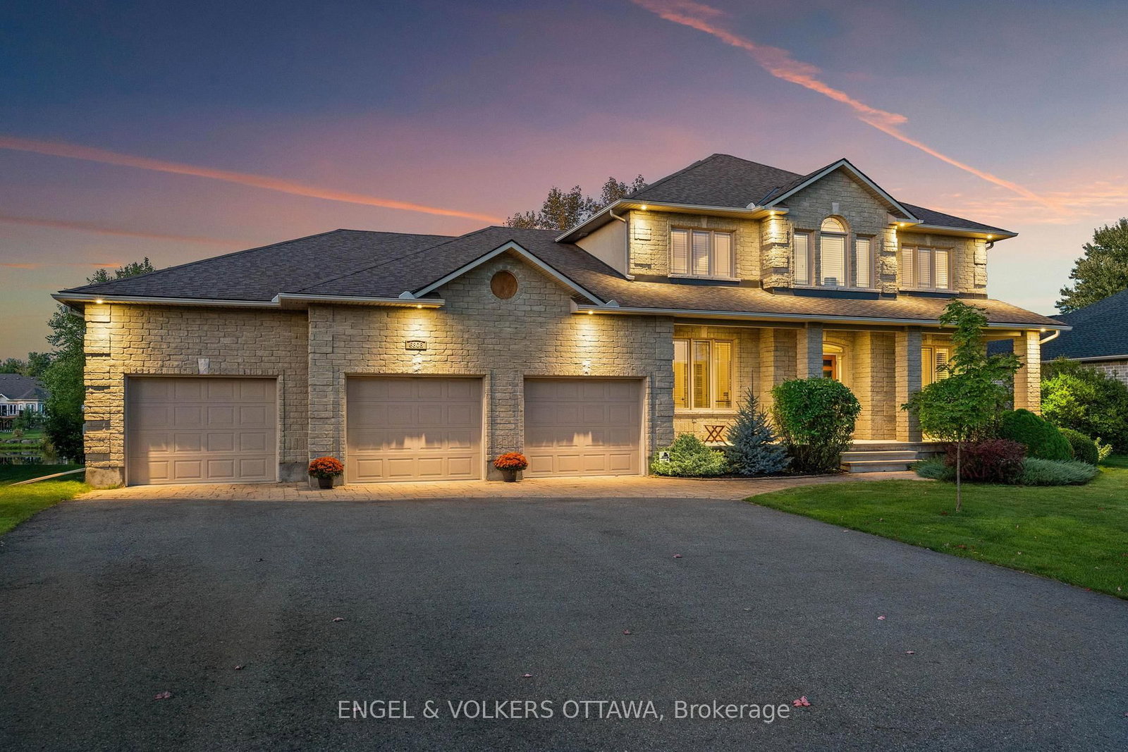 6808 Suncrest Drive • Ottawa, ON photo 3