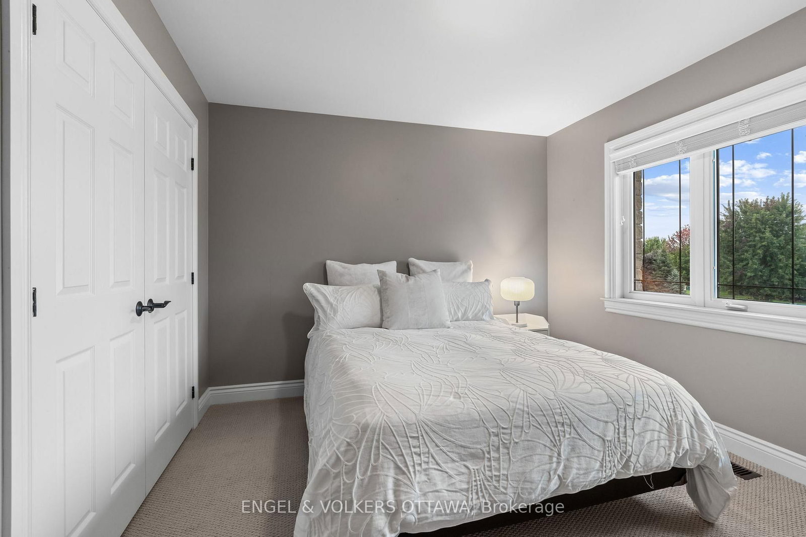 6808 Suncrest Drive • Ottawa, ON photo 30