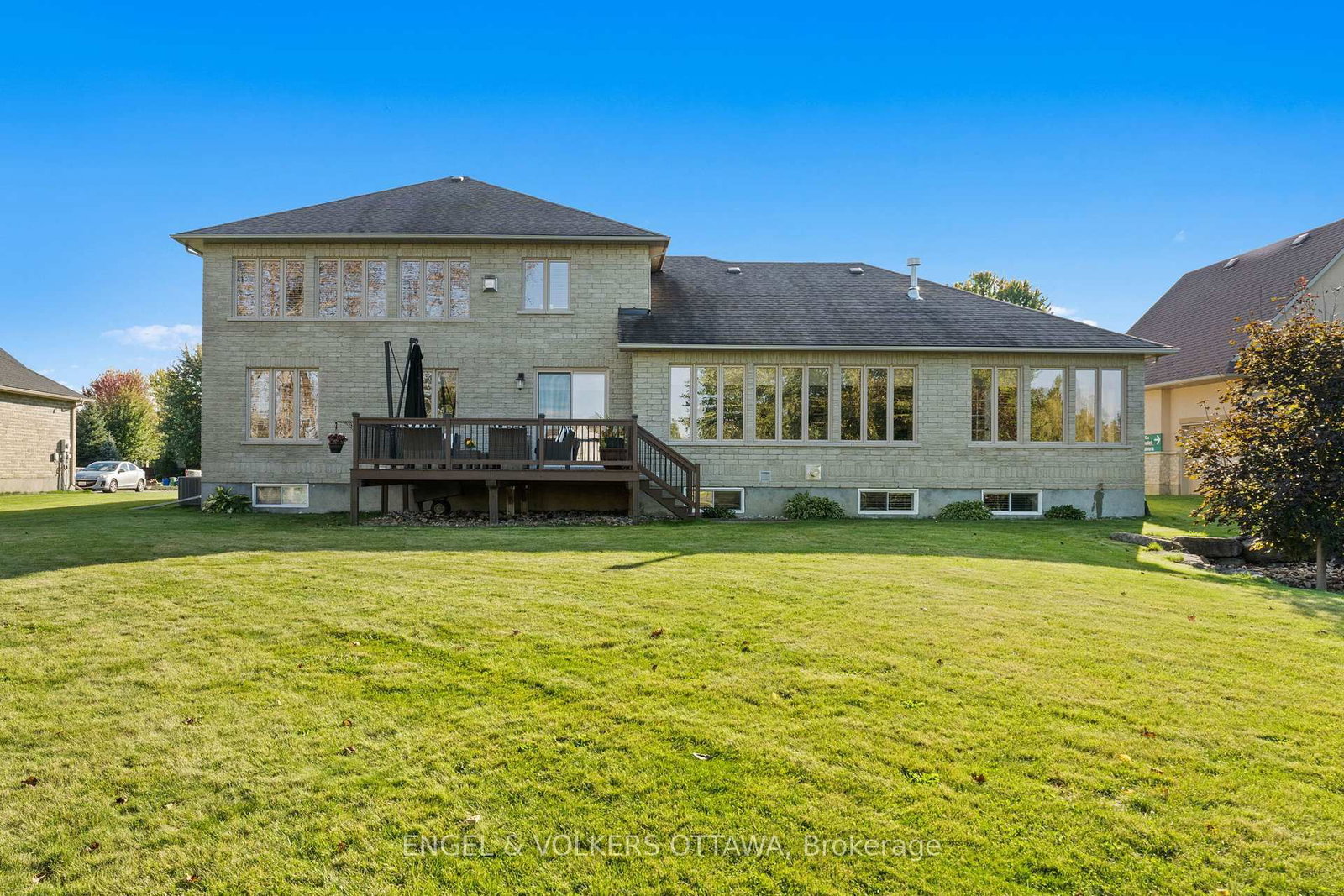 6808 Suncrest Drive • Ottawa, ON photo 39