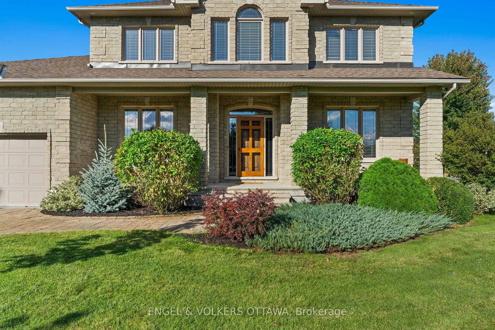 6808 Suncrest Drive • Ottawa, ON photo 4