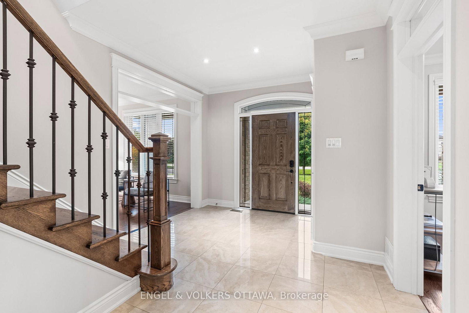 6808 Suncrest Drive • Ottawa, ON photo 7