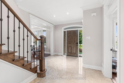 6808 Suncrest Drive • Ottawa, ON photo 7