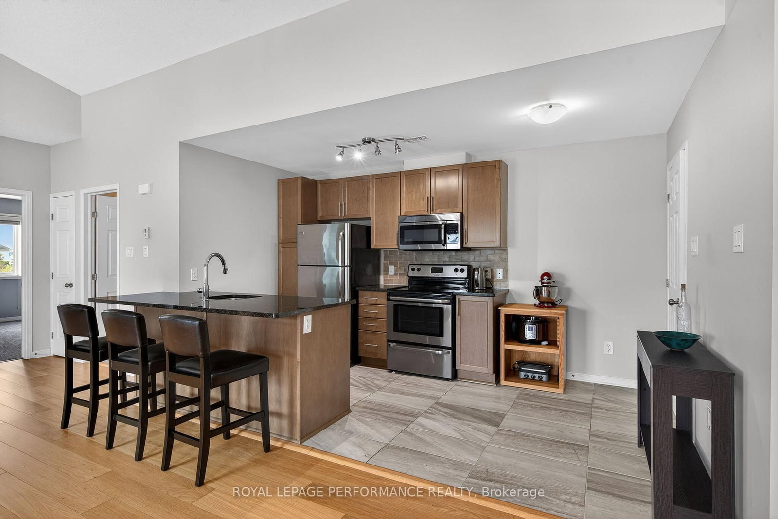 104 Sternes Private • Orleans, ON photo 4
