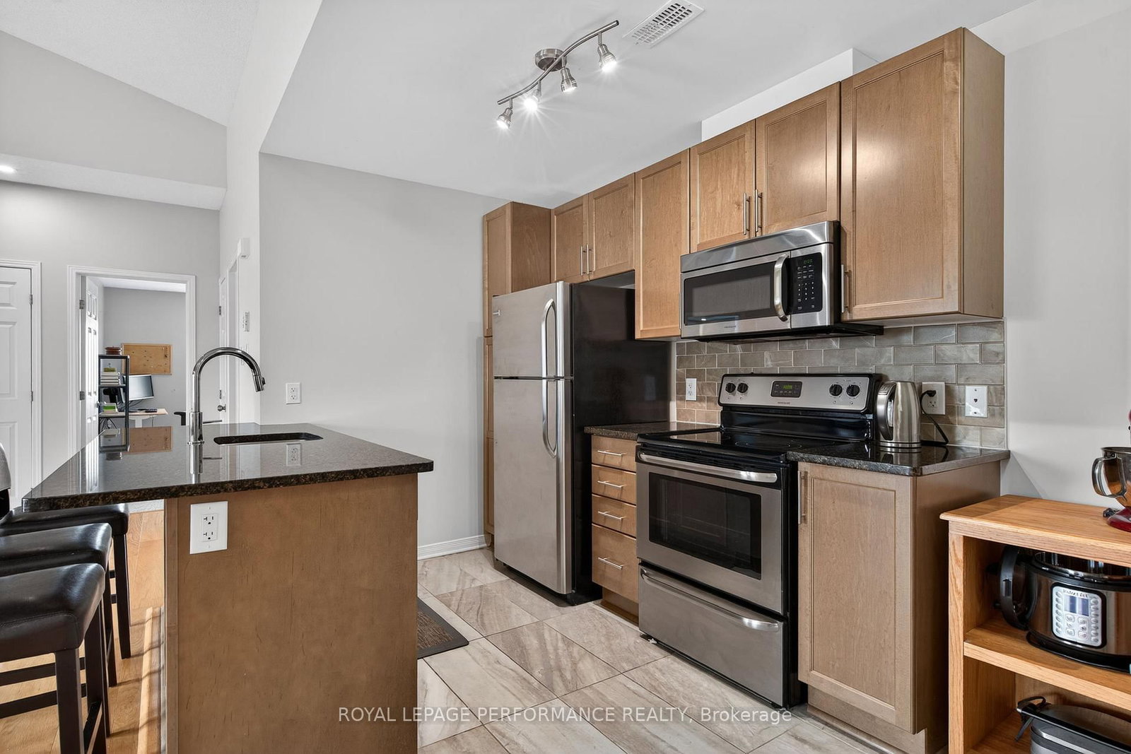 104 Sternes Private • Orleans, ON photo 5