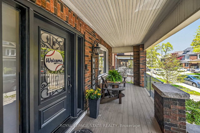 28 Ashford Boulevard