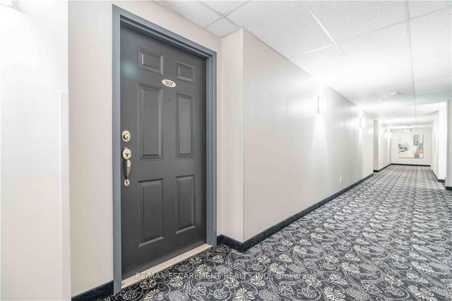 207 - 980 Golf Links Road