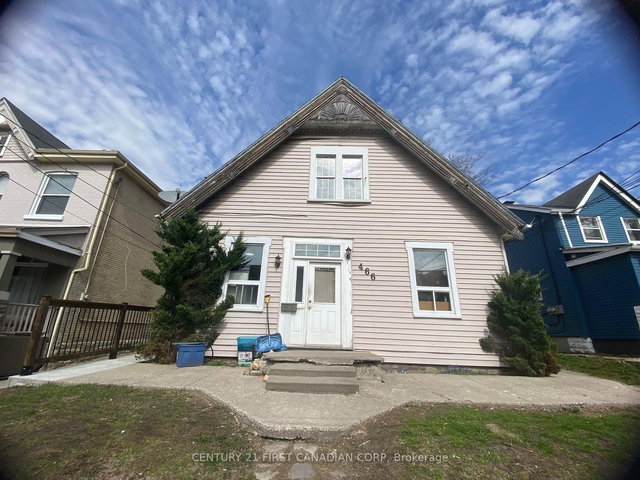 466 Adelaide Street N