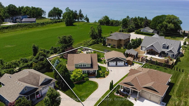 24 THIMBLEWEED Drive