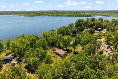 424 Hummingbird Lane • Eganville, ON photo 2