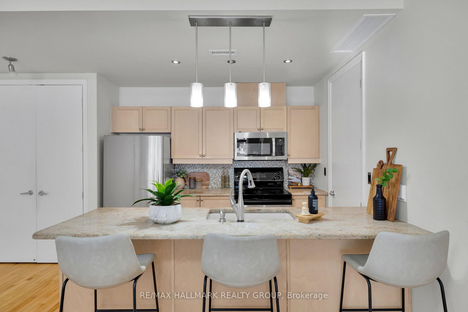 260 Besserer Street, Unit 203 - Photo 16