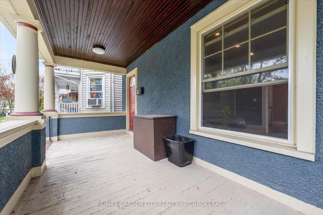 19 Thomas Street
