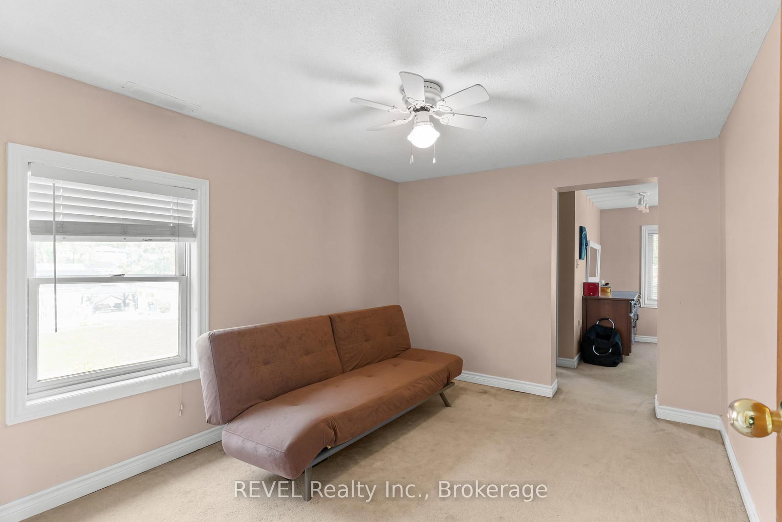 Detached House sold at 32 Bay Avenue, Welland, Ontario, L3B 3G6 - Dain City - MLS: X13090944
