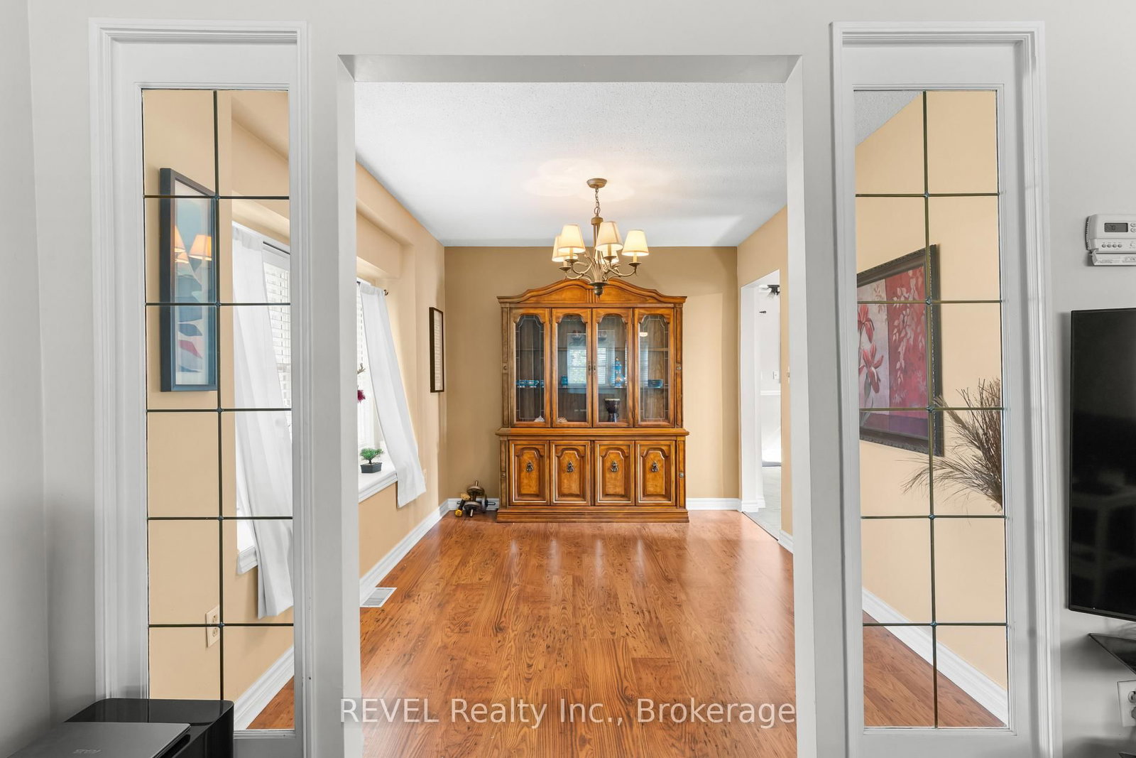 Detached House sold at 32 Bay Avenue, Welland, Ontario, L3B 3G6 - Dain City - MLS: X13090944